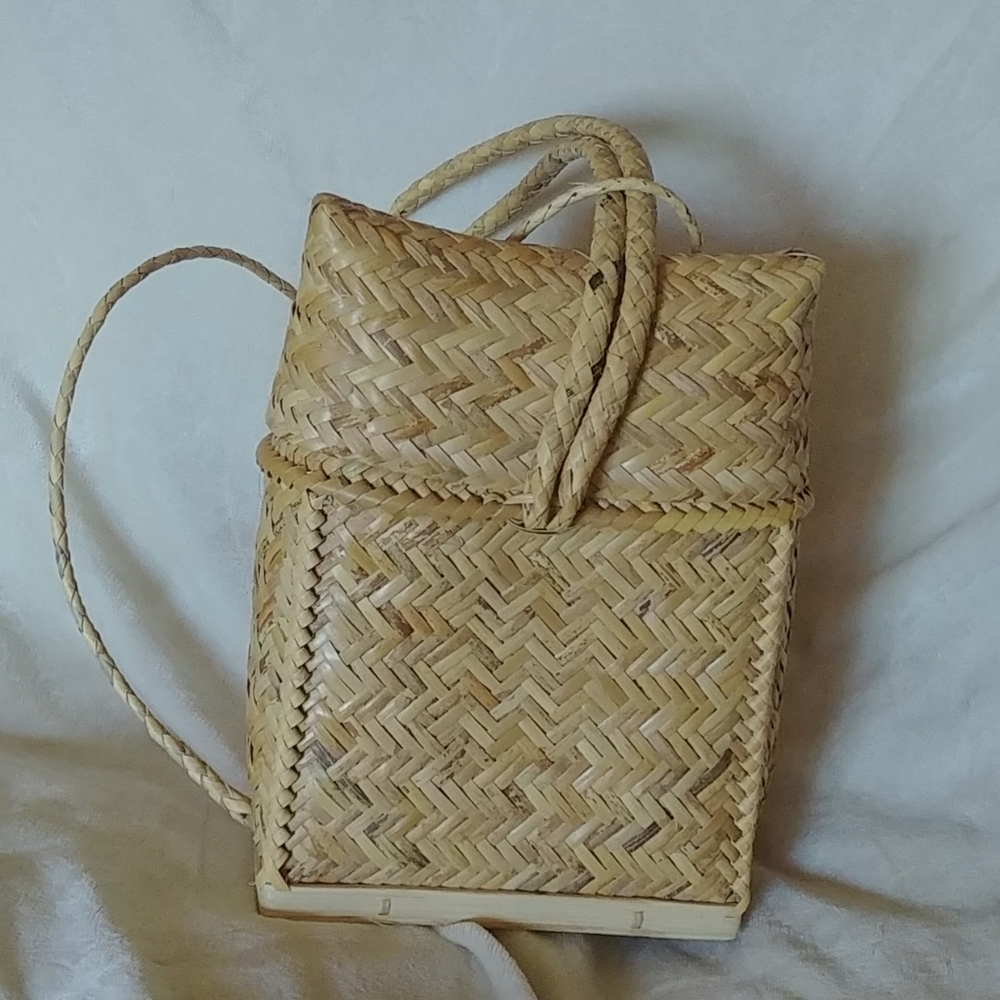 Vintage grass woven backpack